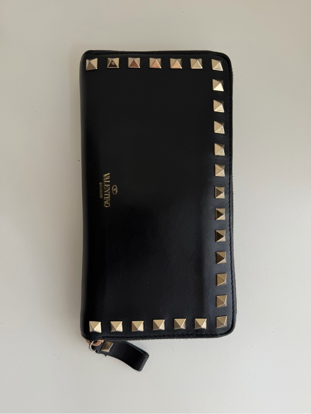 Authentic Valentino Garavani Rockstud Black Leather Wallet - Picture 2 of 11